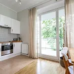 Apartament Bright And Cozy Near Park, With A Huge Terrace.