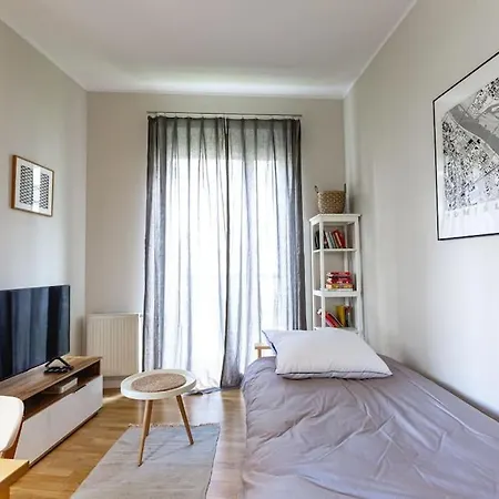 Bright And Cozy Near Park, With A Huge Terrace. Apartamento Varsovia