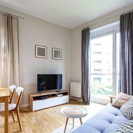 Bright And Cozy Near Park, With A Huge Terrace. * Warsaw