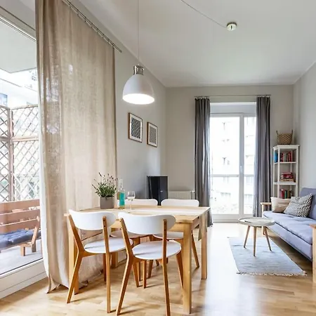 Bright And Cozy Near Park, With A Huge Terrace. *