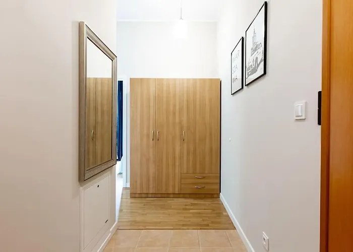 Lejlighed Bright And Cozy Near Park, With A Huge Terrace. Warszawa