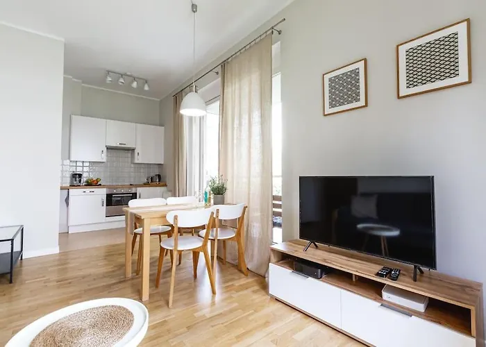 Lejlighed Bright And Cozy Near Park, With A Huge Terrace. Warszawa