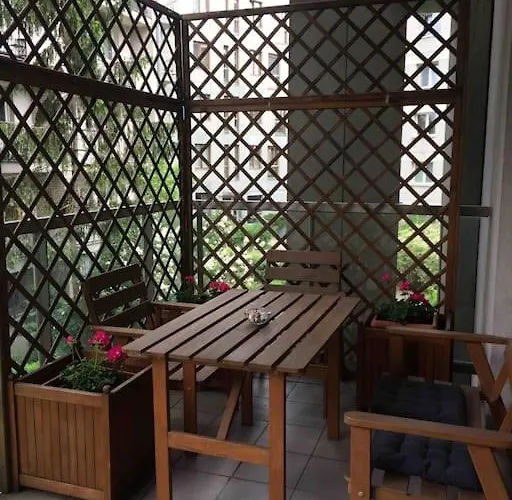 Bright And Cozy Near Park, With A Huge Terrace. *