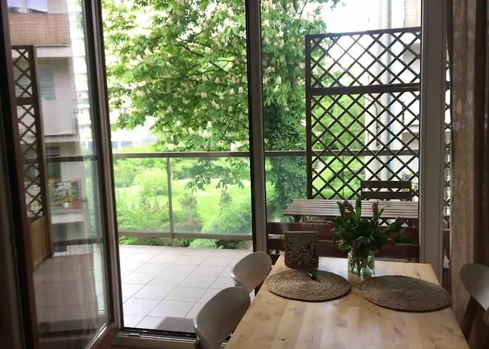 Lejlighed Bright And Cozy Near Park, With A Huge Terrace. Warszawa