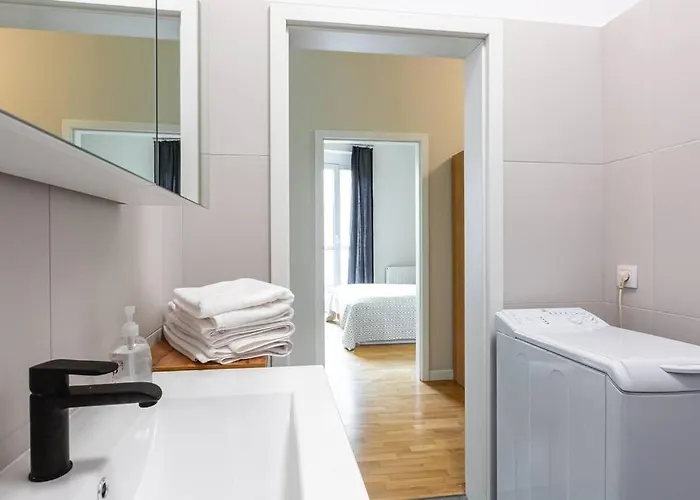 Bright And Cozy Near Park, With A Huge Terrace. Warszawa