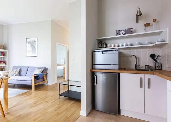 Bright And Cozy Near Park, With A Huge Terrace. *